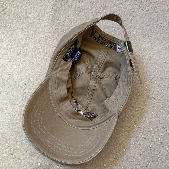 3 Caps - Picture 7 of 7